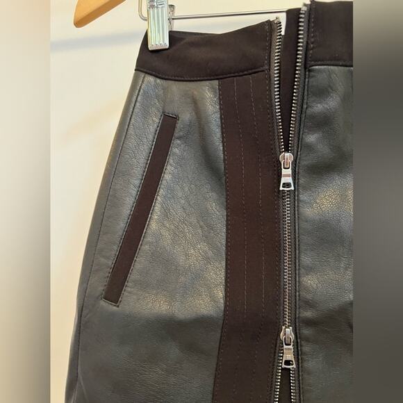 BCBG MAXAZRIA Roxy Faux-Leather Detail Mini Skirt Size XXS - Picture 7 of 11